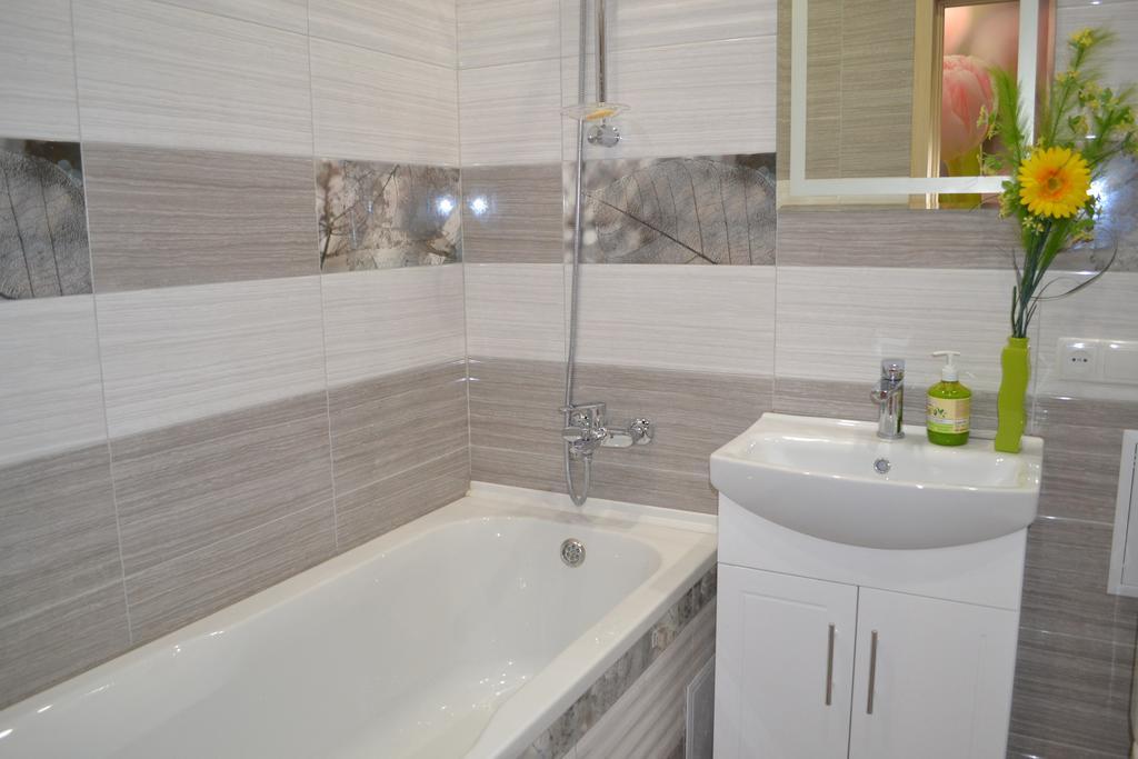 Apartment On Yuvilejnyj Avenue Kharkov Luaran gambar